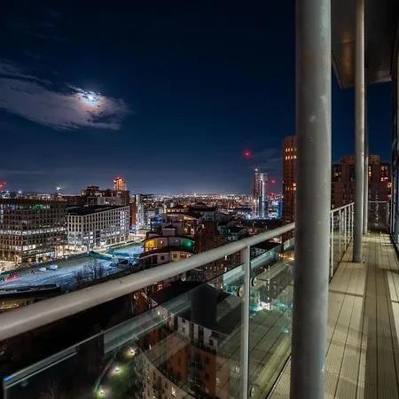 Apartment Riverside Penthouses - Duplex & Triplex - Views - Free Parking *