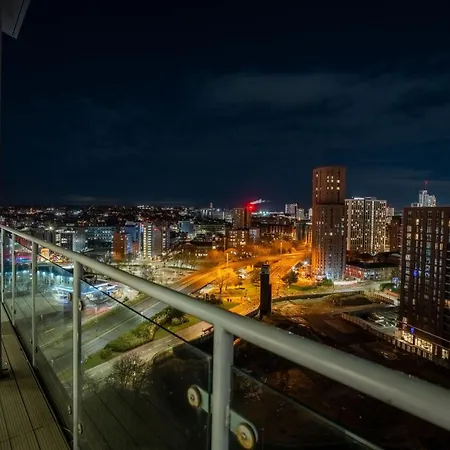Riverside Penthouses - Duplex & Triplex - Views - Free Parking *