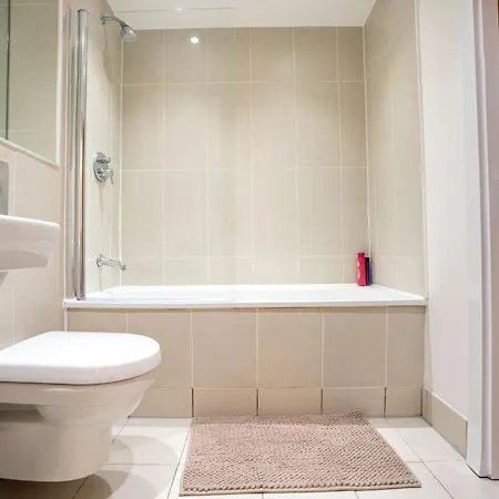 Apartment Riverside Penthouses - Duplex & Triplex - Views - Free Parking *