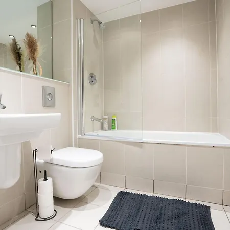 Apartment Riverside Penthouses - Duplex & Triplex - Views - Free Parking *