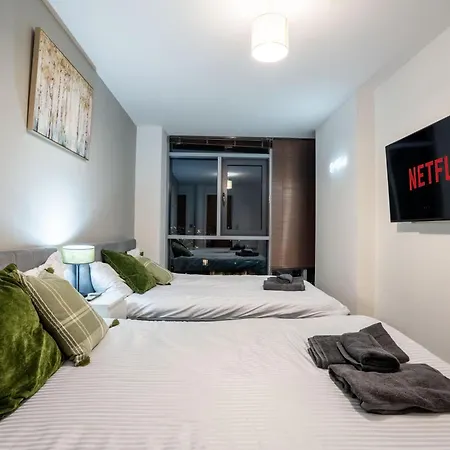 Apartment Riverside Penthouses - Duplex & Triplex - Views - Free Parking *