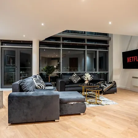 Riverside Penthouses - Duplex & Triplex - Views - Free Parking