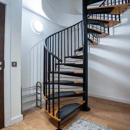 Riverside Penthouses - Duplex & Triplex - Views - Free Parking *