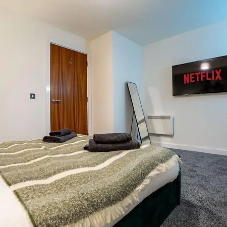 Riverside Penthouses - Duplex & Triplex - Views - Free Parking *