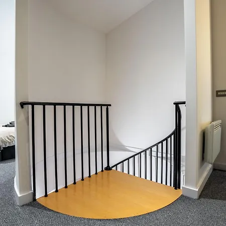 Riverside Penthouses - Duplex & Triplex - Views - Free Parking *