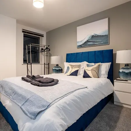 Riverside Penthouses - Duplex & Triplex - Views - Free Parking