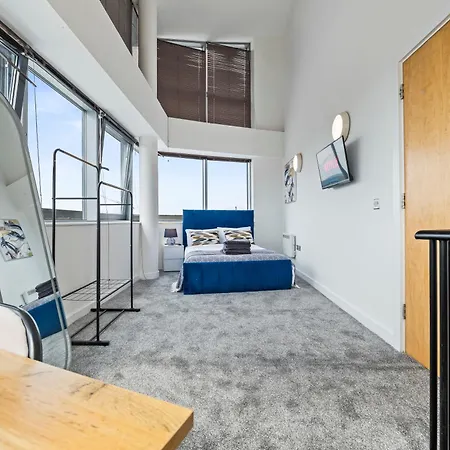 Riverside Penthouses - Duplex & Triplex - Views - Free Parking Apartman