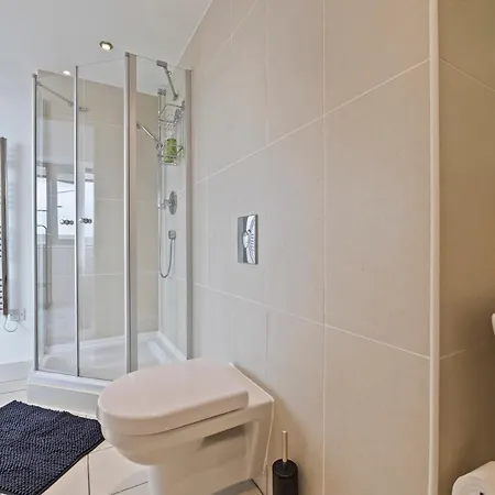 Riverside Penthouses - Duplex & Triplex - Views - Free Parking Apartman